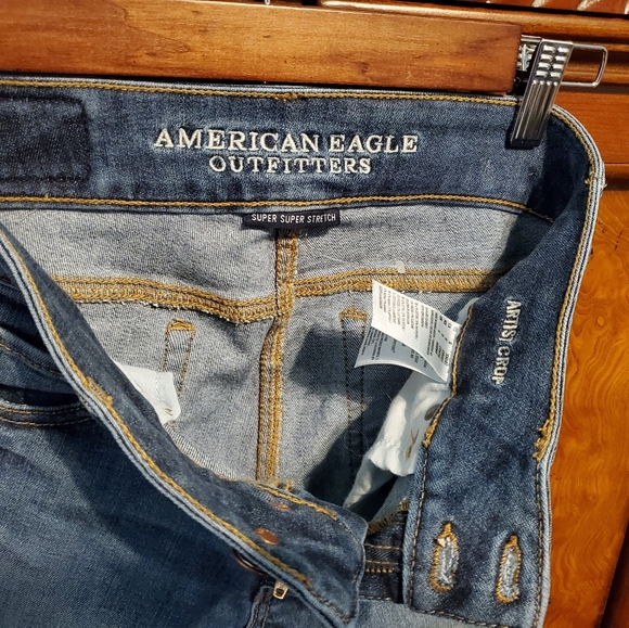 AMERICAN EAGLE Artist crop 2 button wide waistband 0 Short - Picture 5 of 5